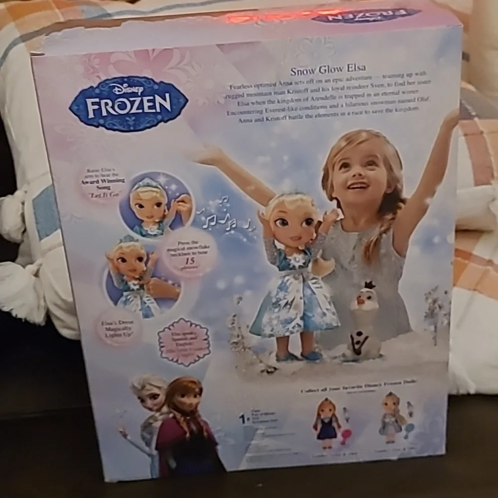 Disney Frozen Snow Glow Elsa Doll New In Box
